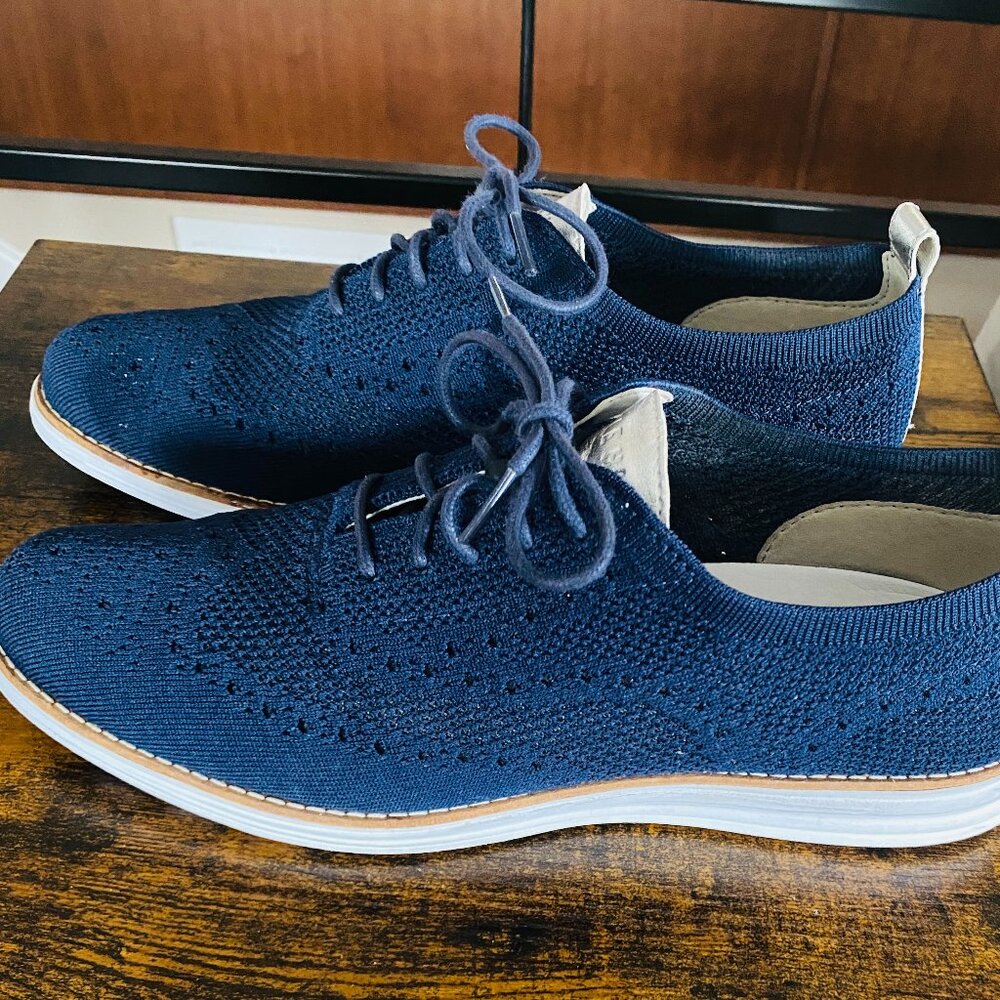 Cole Haan Original Grand Wingtip Oxford, Navy w/Silver Tabs/Tongue, W 10